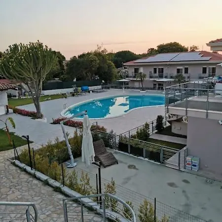 Mare / Piscina / Mare 아파트 잠브로네