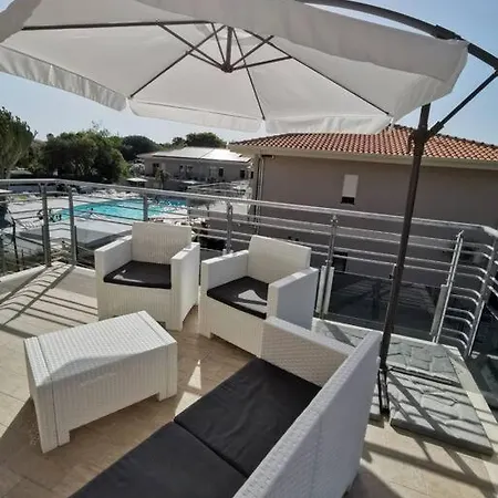 Apartment Mare / Piscina / Mare *