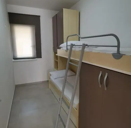 Mare / Piscina / Mare * زامبروني